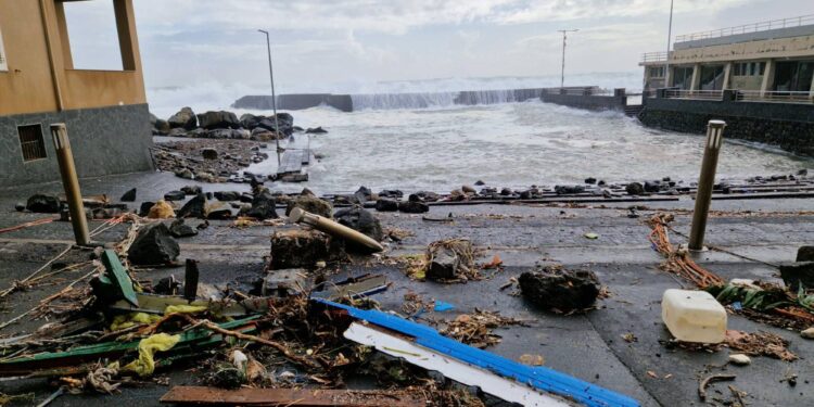 هل يمكن أن يصل إعصار إيطاليا «المدمر»إلى الشواطئ العربية؟