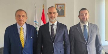 حبيب يُطلع رسامني على مشاريع مصرف الإسكان