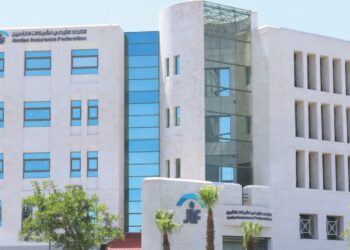 اتحاد شركات التأمين الاردنية يحذّر:بعض السماسرة المنتشرينفي مناطق ترخيص المركباتيحتالون و ينصبون على المواطنين...