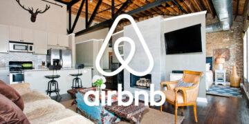 جيل زد يغيّر خريطة السفر: لماذا يفضّل Airbnb على الفنادق؟