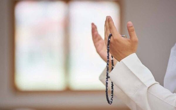 عندما تتقدّم الخطابات الإنفعاليةعلى الخطط التنموية...د. الياس ميشال الشويري:الدعاء وحده لا يُحقّق التقدمبل يبقى في مظاهر بدائية...