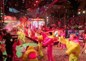 عروض مبهرة..أجواء استعراضية مدهشةابتهاجاً بالسنة الصينية الجديدة..العالم مدعو في هونغ كونغللإحتفال بعام الحصان...