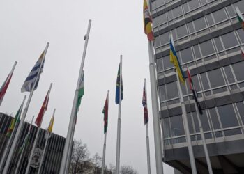 العلم الاميركي أُزيل من أماممقرّ منظمة الصحة العالميةو الخوف من ان يقوّض ترامبالامم المتحدة و يستبدلهابمجلس السلام الذي أنشأه...