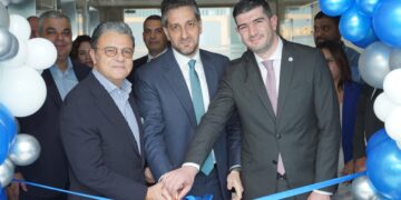 التأمين العربية في أبو ظبي رسمياً لتكون قريبة من عملائها وزبائنها في الإمارة الأكثر اكتظاظاً برجال الأعمال والمصارف وعائلاتهم…