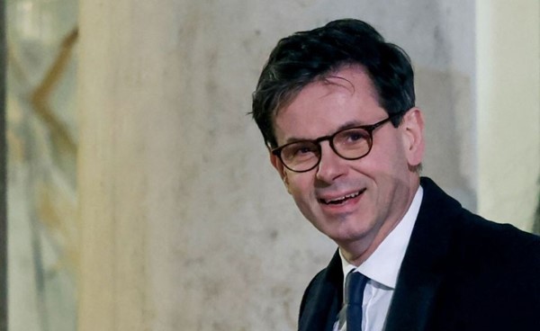 توجّه لتعيين مدير قصر فرسايمديراً لمتحف اللوفر...