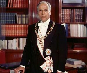 بين الزعامة وبزنس الطوائفتونس أنجبت بورقيبة رجل دولةفلماذا أنجب لبنان سماسرة السلطة؟د. الياس ميشال الشويري معلّقاً:الزعامة الزائفة تصنع الخرابوالزعامة الحقيقية تبني الدولة...