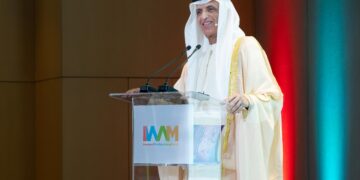 حاكم رأس الخيمة يُكرّم عمر ياغي الحائز على نوبل في الكيمياء..