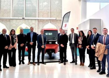 أكسا للتأمين المغربباقتان لتغطيةأول سيارة كهربائية بالكاملثلاثية العجلات...