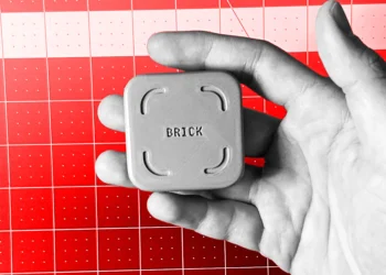 إقبال شبابي كبير على مكافحة"إدمان الهاتف".. والسر في "بريك"