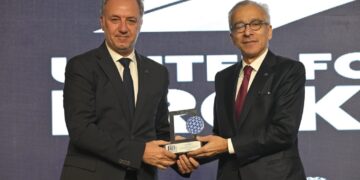 في خطوة نقابية شفّافة قد تكون الأولى من نوعها في لبنان.. نقيب وسطاء التأمين طلال الأنسي يتشارك مع أعضاء النقابة قرارا للداخلية في رفع قيمة وشروط الكفالة المطلوبة من الوسطاء…