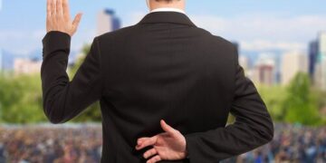 تعقيباً على مقولة للفيلسوف النمساوي كارل كراوس حول الفارق بين الفساد والدعارة.. د. الياس ميشال الشويري: الدولة الفاسدة لا تستقيم بسياسيين دمرّوها…