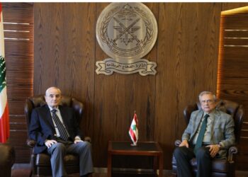حبيب يُطلع وزير الدفاععلى حركة القروض الإسكانية