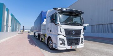 إطلاق أول تجربة تشغيل للشاحنات ذاتية القيادة في أبوظبي