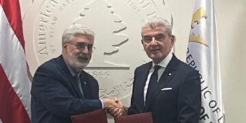 مذكرة تفاهم بين وزارة الصناعة والجامعة الأميركية في بيروت لتعزيز المعرفة الصناعية بين الشباب…