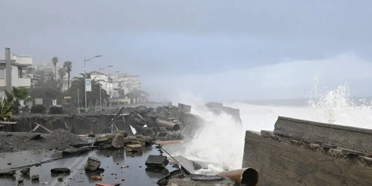 بعد إيطاليا و دُوَل في شمال أفريقيا..العاصفة الشتوية قي الولايات المتحدةبدأت ترفع المطالباتمن شركات التأمين عام 2026لتغطية خسائر الأضرار...