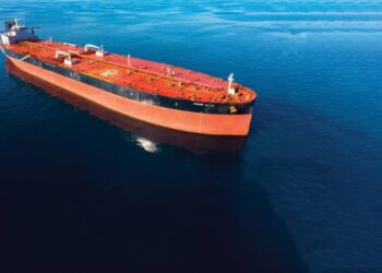 تكلفة باهظة للحرب والأرقام الى تصاعد...شركات التامين البحري علٌّت التغطياتومئات الناقلات عالقة في الخليج...