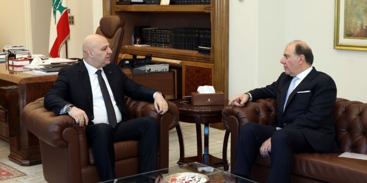رئيس الجمهورية العماد جوزاف عون اطّلعمن حاكم مصرف لبنان كريم سعيدعلى الإجراءات النقدية والمالية