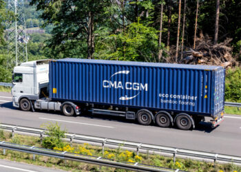 حلول برية لشركة الملاحة الفرنسيةCMA CGMلفك الحصار عن مضيق هرمز...