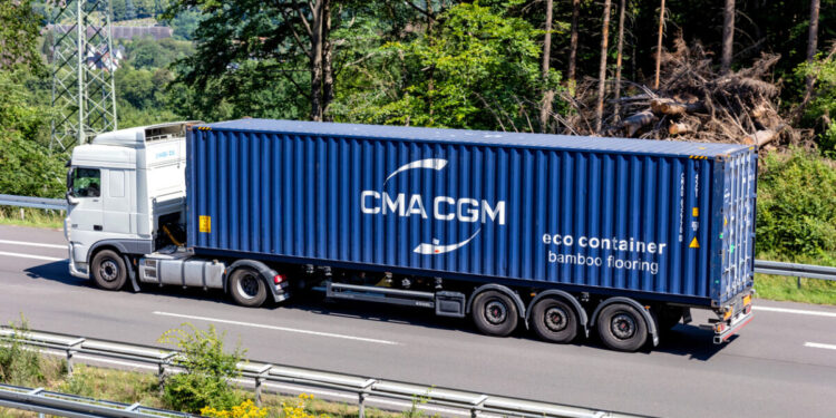 حلول برية لشركة الملاحة الفرنسيةCMA CGMلفك الحصار عن مضيق هرمز...