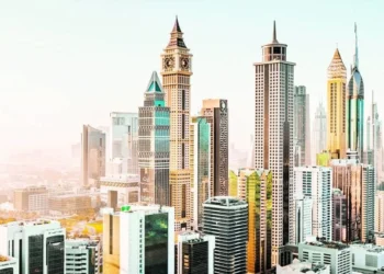 «فايننشال تايمز» نقلاً عن مقيمين :دبي أكثر أماناً من أوروبا