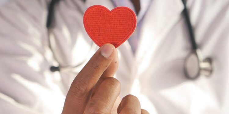 لتعزيز صحة قلبك...7 أشياء لا تفعلها بعد السابعة مساءً