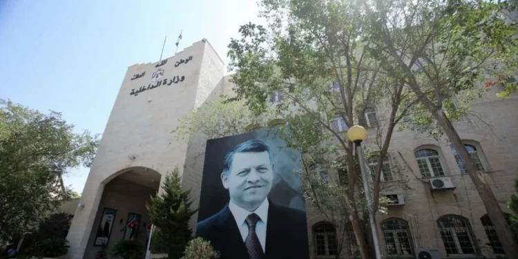 الداخلية الأردنية:منح تسهيلات للمستثمرين والمواطنين اللبنانيينفي الأردن...