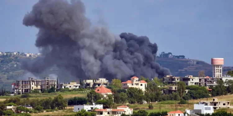 "مؤشر بلوم انفست" لشهر شباطسجّل قراءة أعلى منذ 7 اشهرلكن تشاؤم التجار ارتفع أيضاًجرّاء التضخم وبالتالي الإنكماشواشتعال الحرب مع إيران...