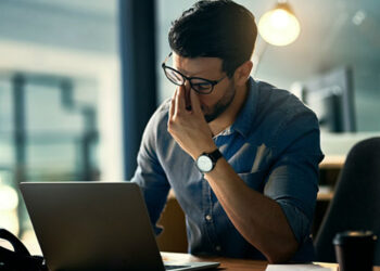 “تقرير دولي” أكثر من 840 ألف شخصيموتون بسبب حالات صحية مرتبطة بالعمل