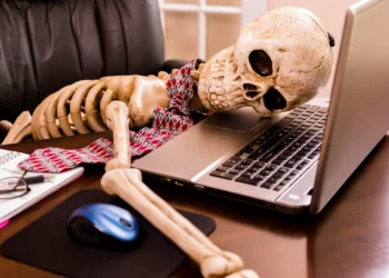 تقرير دولي:أكثر من 840 ألف شخصيموتون بسبب حالات صحيةمرتبطة بالعمل...