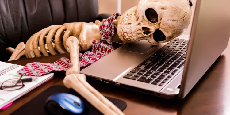 تقرير دولي:أكثر من 840 ألف شخصيموتون بسبب حالات صحيةمرتبطة بالعمل...