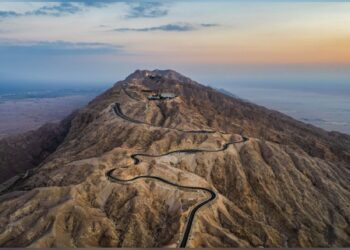 د.غالب خلايلي يعود الى أدب الرحلات..برْدٌ غير معهود في "العين"و "دبي"و خبراء المناخيُبشروننا بصيفٍ ساخنٍ جدا...