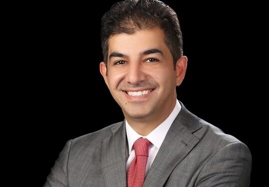 سوليدرتي الاولى تكرّم احدى كفاءاتها:د. رمزي الغول يرقّى الى منصب رفيعلعلمه و خبرته و حضوره المهنيو اسهاماته الفاعلة في مجالات عدة...