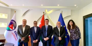 تعزيز التعاون الاقتصادي بين الأردن ورومانيا في لقاء جمع المستشار الاقتصادي الروماني و أعضاء من غرفة التجارة الأوروبية في عمّان…