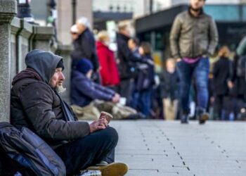 البطالة في فرنسا ترتفع إلى 8.1 %وتسجل أعلى مستوى منذ 2021