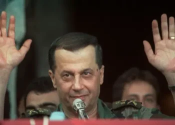 إضاءة على مسيرة ميشال عونكما يراها معارضو نهجهينقلها د. الياس ميشال الشويري ويعلّق:التاريخ لا يكتب خطابات السياسيينبل النتائج التي تركوها خلفهم...