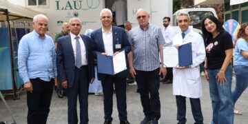 “العيادة النقّالة” لـ LAU تُشارك في اليوم العالمي للإمتناع عن التدخين: فحوص وقائية وكشف مبكر…