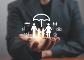 "التأمين على الحياة" في دولة الإماراتفي الطريق الى الهيمنة خليجياً جراءتطبيق نظام المعاشات إلزامياًوزيادة إقبال الوافدين اليها...
