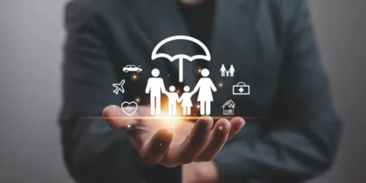 "التأمين على الحياة" في دولة الإماراتفي الطريق الى الهيمنة خليجياً جراءتطبيق نظام المعاشات إلزامياًوزيادة إقبال الوافدين اليها...