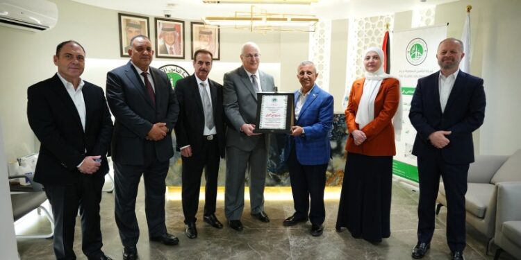 شركة التأمين الإسلامية تكرّم نائب الرئيس التنفيذي ياسر التميمي بمناسبة تقاعده
