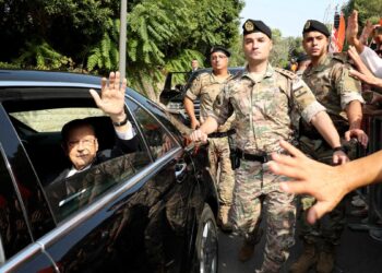إضاءة على مسيرة ميشال عونكما يراها معارضو نهجهينقلها د. الياس ميشال الشويري ويعلّق:التاريخ لا يكتب خطابات السياسيينبل النتائج التي تركوها خلفهم...
