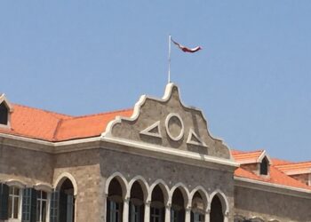"من كان يتخيّل يومها أنَّ الدولة قد تأكل أبناءها؟هل كانت الدولةُ قِطّةً مرعوبة،ونحن صغارَها؟!"أيمن العتوم، شاعر وروائي أردني