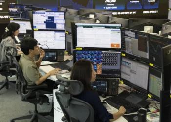 صندوق النقد: نمو الشرق الأوسطيهبط بحدة إلى 0.7% بسبب «هرمز»...والسعودية الأكثر صموداً