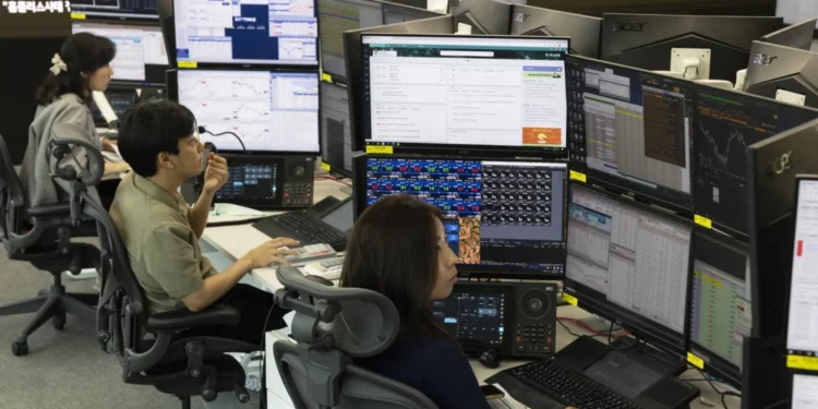صندوق النقد: نمو الشرق الأوسطيهبط بحدة إلى 0.7% بسبب «هرمز»...والسعودية الأكثر صموداً