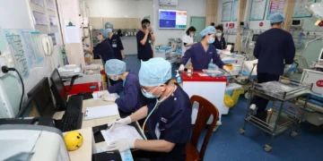 الصين تطلق حملة تفتيش مشتركة على قطاع الدواء والتأمين الصحي