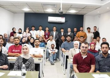 سوليدرتي الأولى للتأمينتُمكّن الشباب من أدوات الAI:«هندسة الأوامر» بوابةإلى مهارات المستقبل...