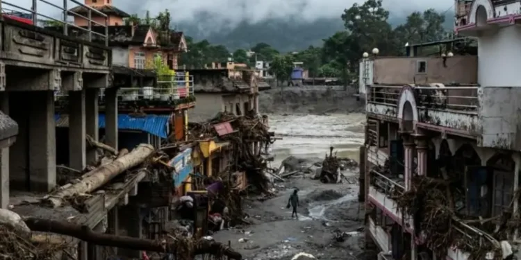 وكالة "إيه إم بست":شركات إعادة التأمين ستتحملخسائر مؤمَّن عليها كبيرةجراء الفيضانات المفاجئة