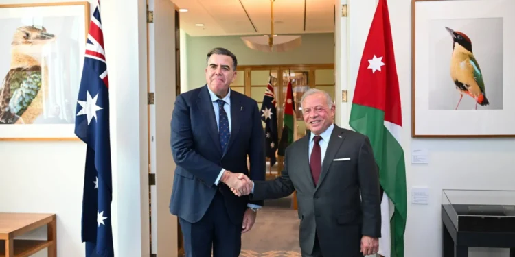 الأردن يستعيد من أسترالياقطعة أثرية نادرةعمرها 14 ألف عام