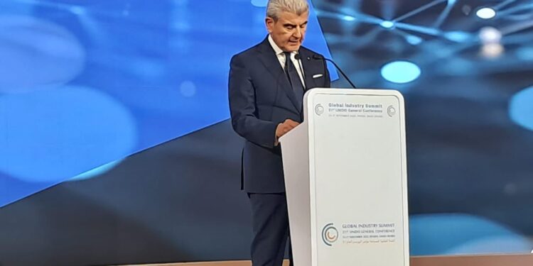 عيسى الخورييفتتح الجناح اللبناني في «سيال»:طموح لتوسيع حضورالصناعات اللبنانية عالمياً...