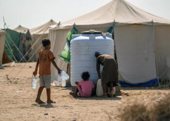 ارتفاع حاد في حالات الكوليرامع تسبب النزاع في اليمنفي نزوح أكثر من 200 ألف شخص.