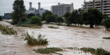 برشلونة و البلدات المحيطة في حالة تأهّب قصوى جرّاء فيضانات مفاجئة و شركات التأمين بدأت تحرّكاتها…